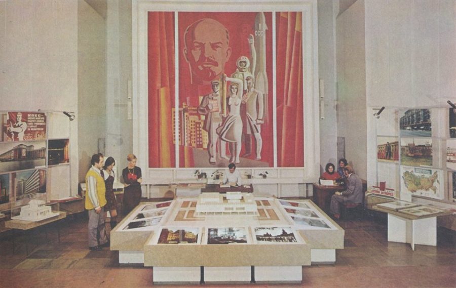 Post-Soviet museology: between an ideological rock and a hard place of entertainment